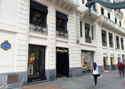 Diseño en fachada para Massimo Dutti