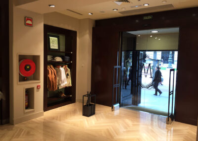 Entrada de tienda Massimo Dutti